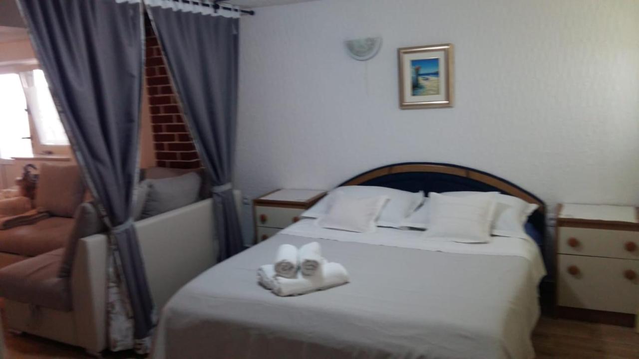 Apartmani Gojevic Водице Екстериор снимка