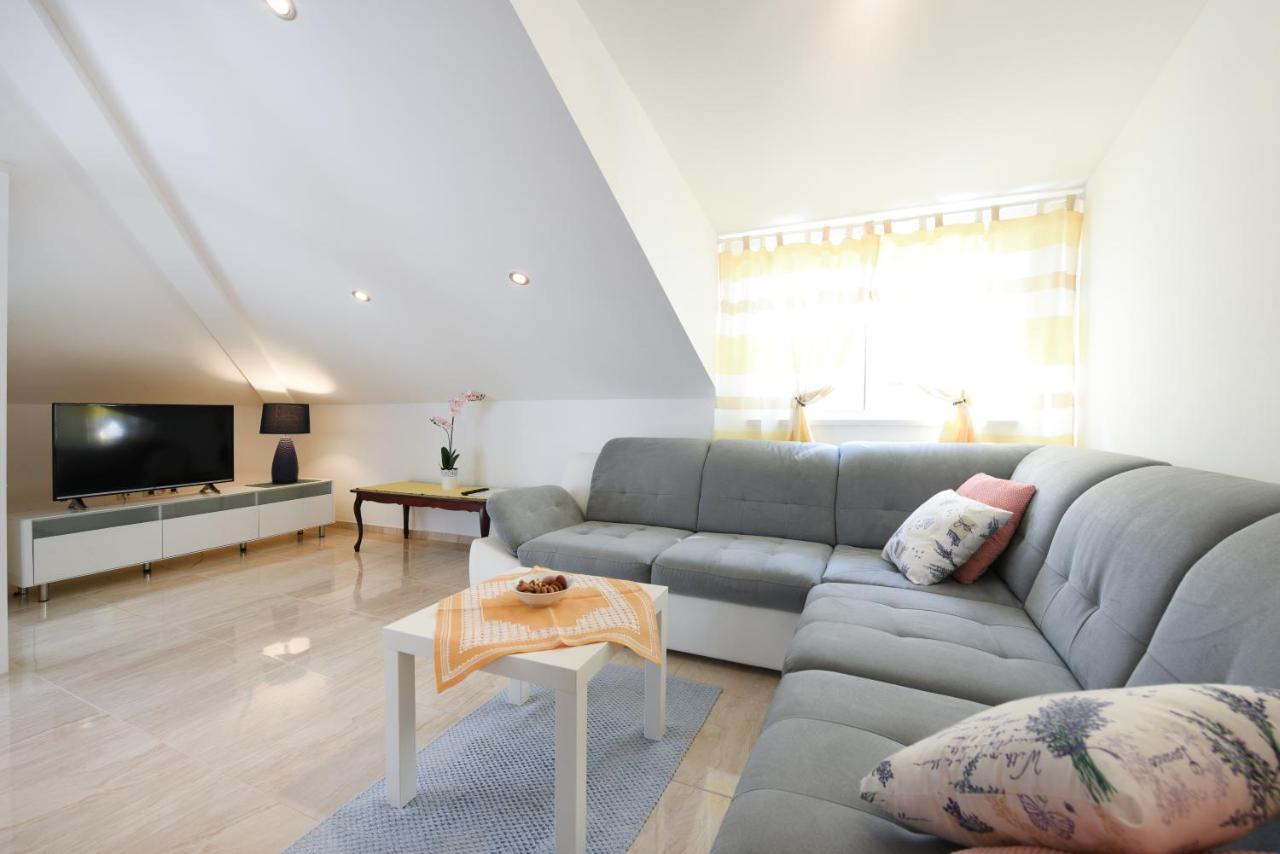 Apartmani Gojevic Водице Екстериор снимка