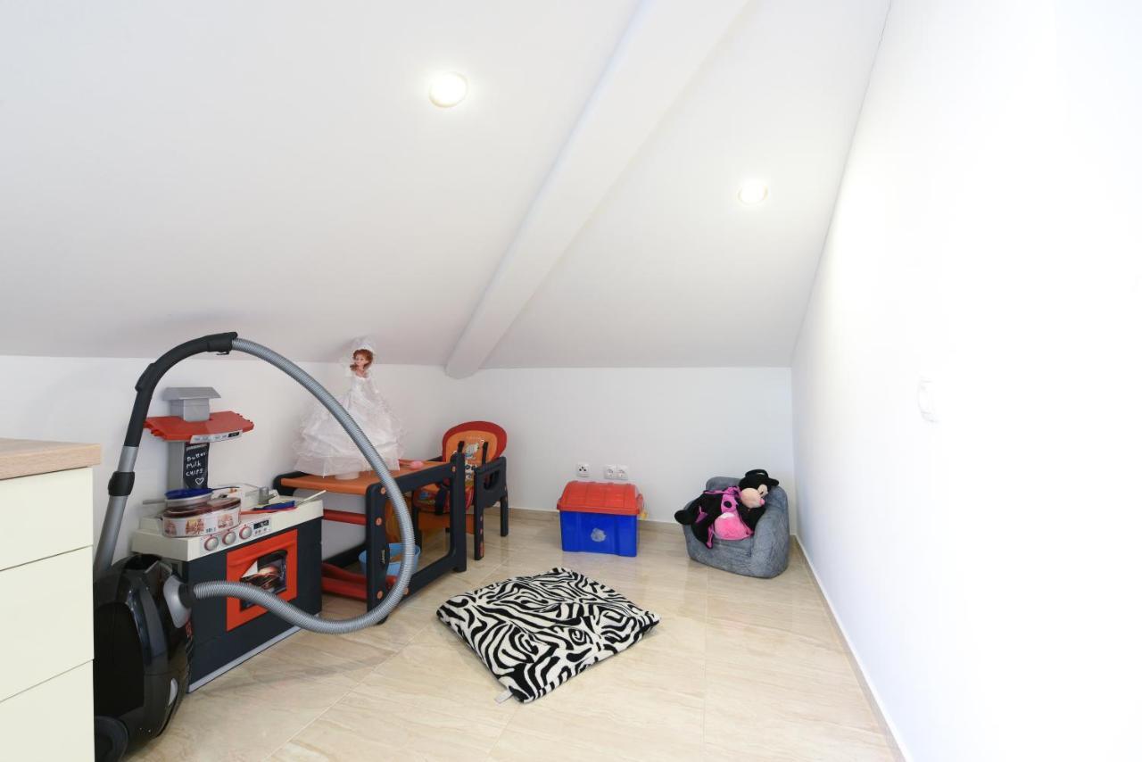 Apartmani Gojevic Водице Екстериор снимка